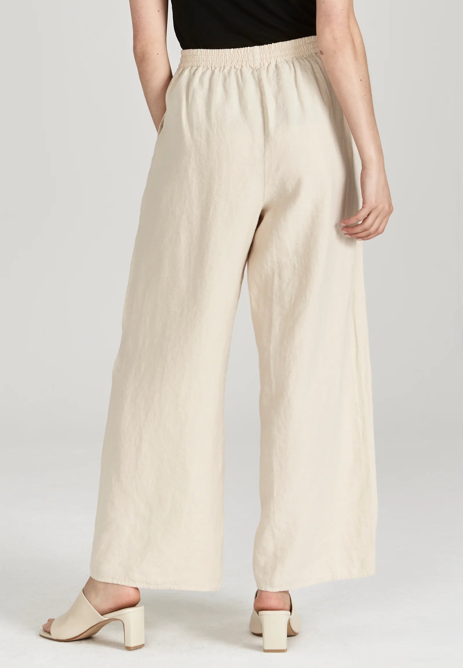 Esra Trousers in Beige - Givn Berlin - MALA - The Concept Store