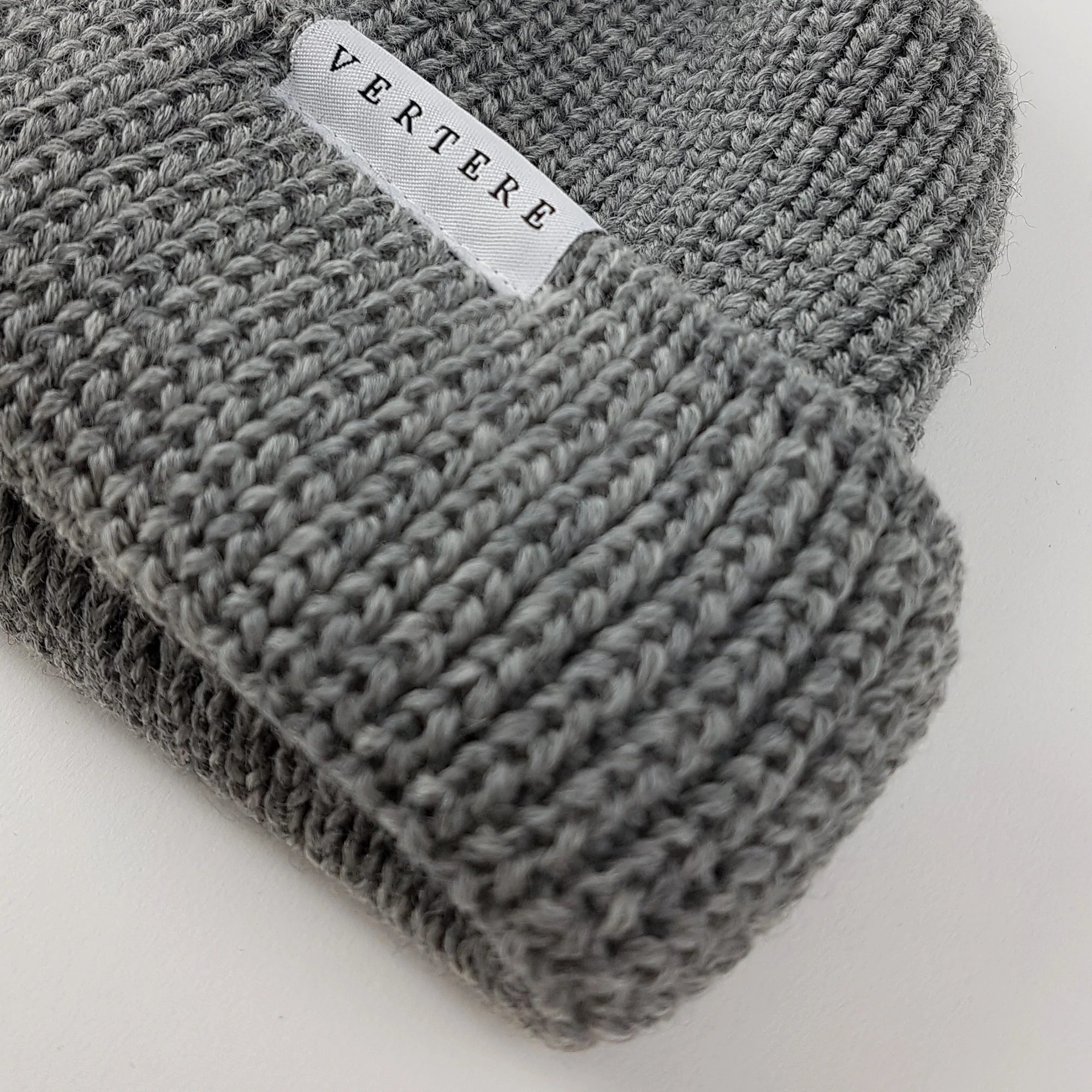 Kurze Beanie aus Wolle - Vetere Berlin - MALA - The Concept Store