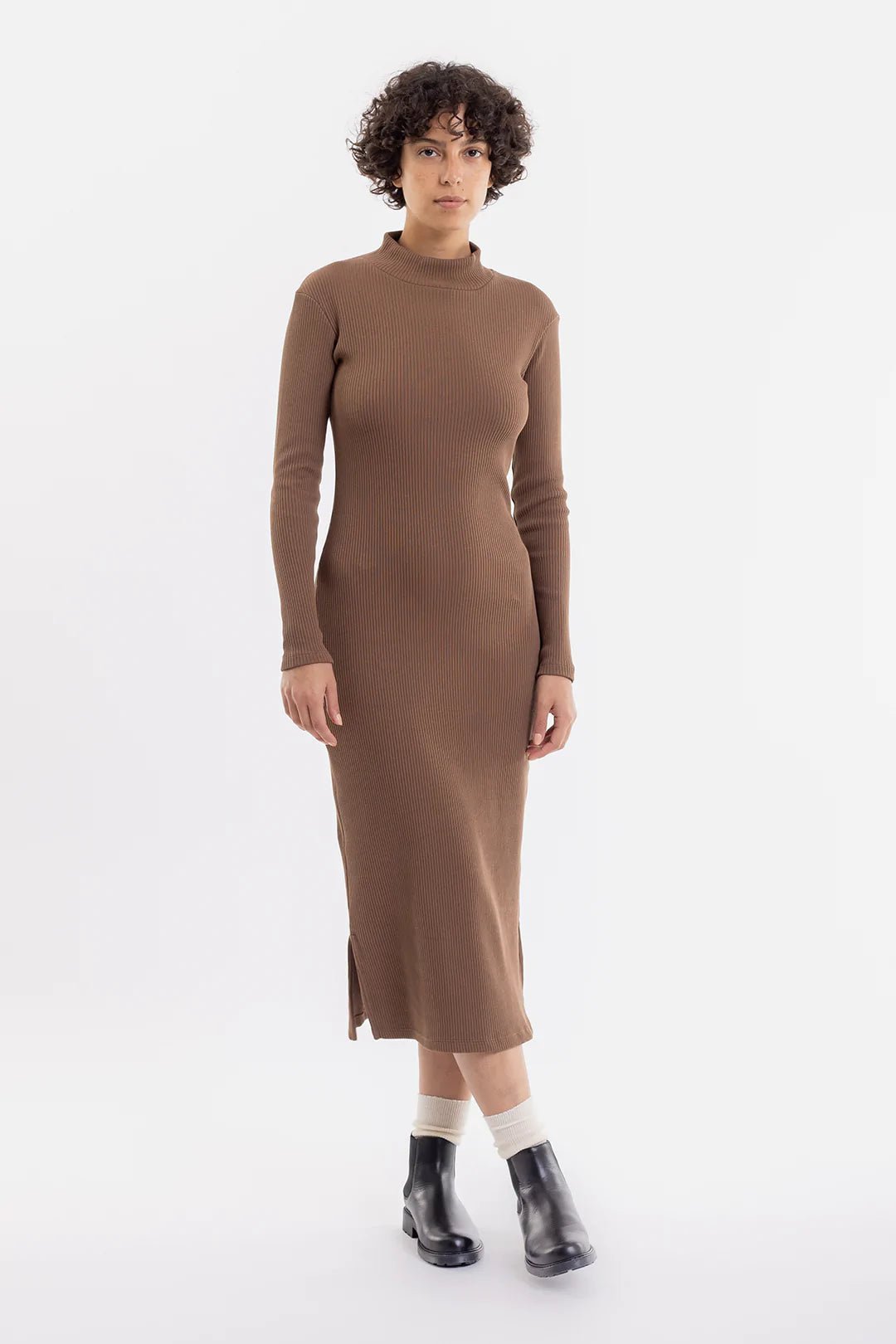 Rollkragen Kleid aus Rippenstrick - Rotholz - MALA - The Concept Store