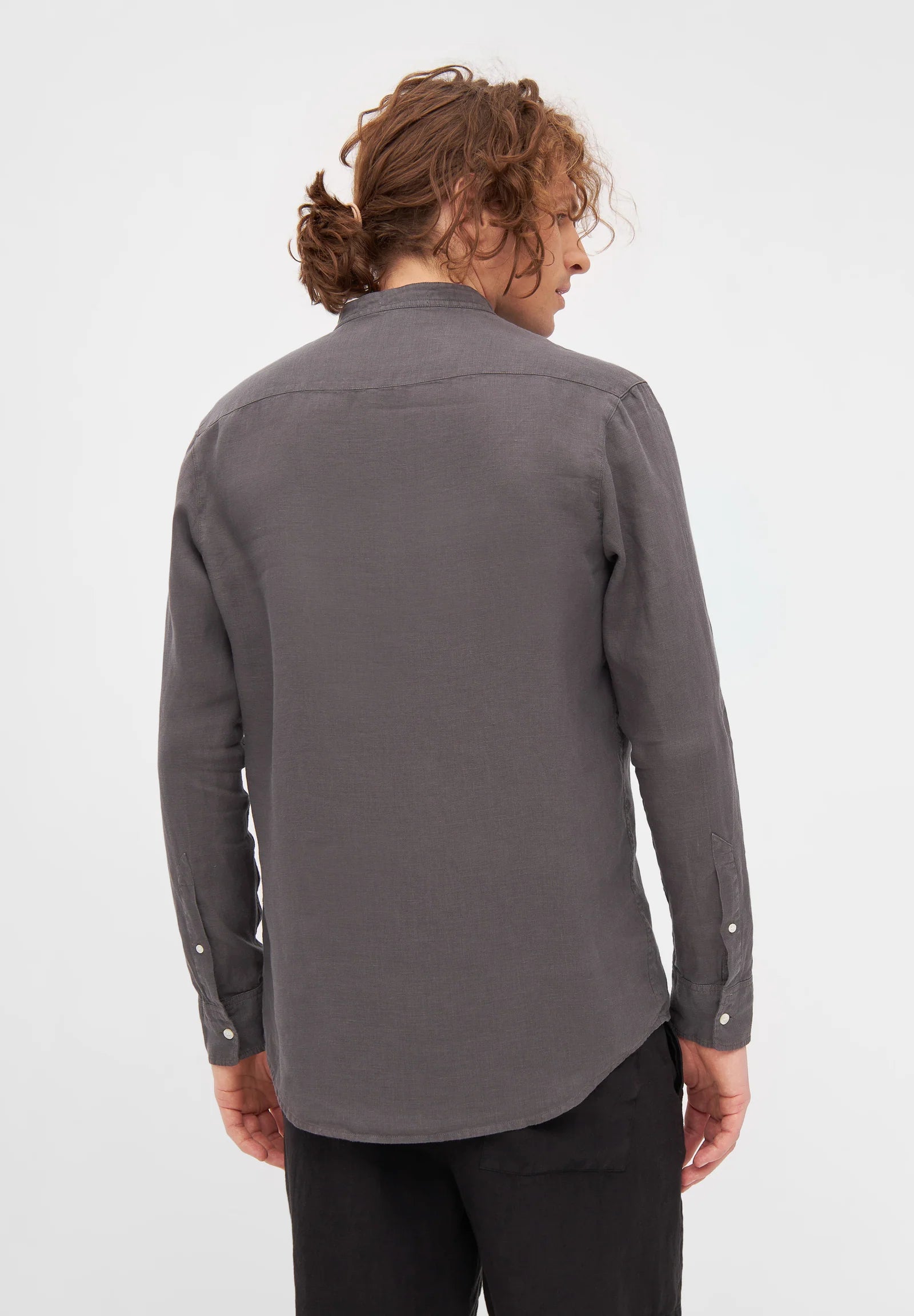 Wes Buttoned Shirt in Taupe - Givn Berlin - MALA - The Concept Store